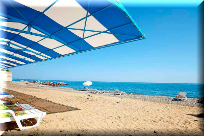 отели алушты с собственным пляжем и бассейном